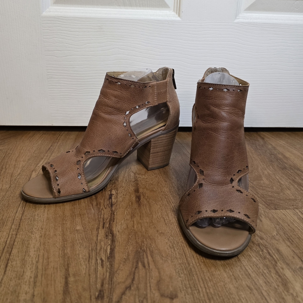 Lucky Brand Kikah Brown Leather Sandal Heels